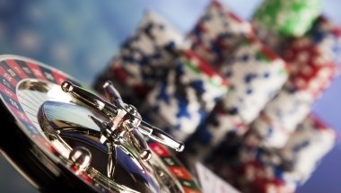 mesin228 mobile app interface showing live casino tables and sportsbook markets